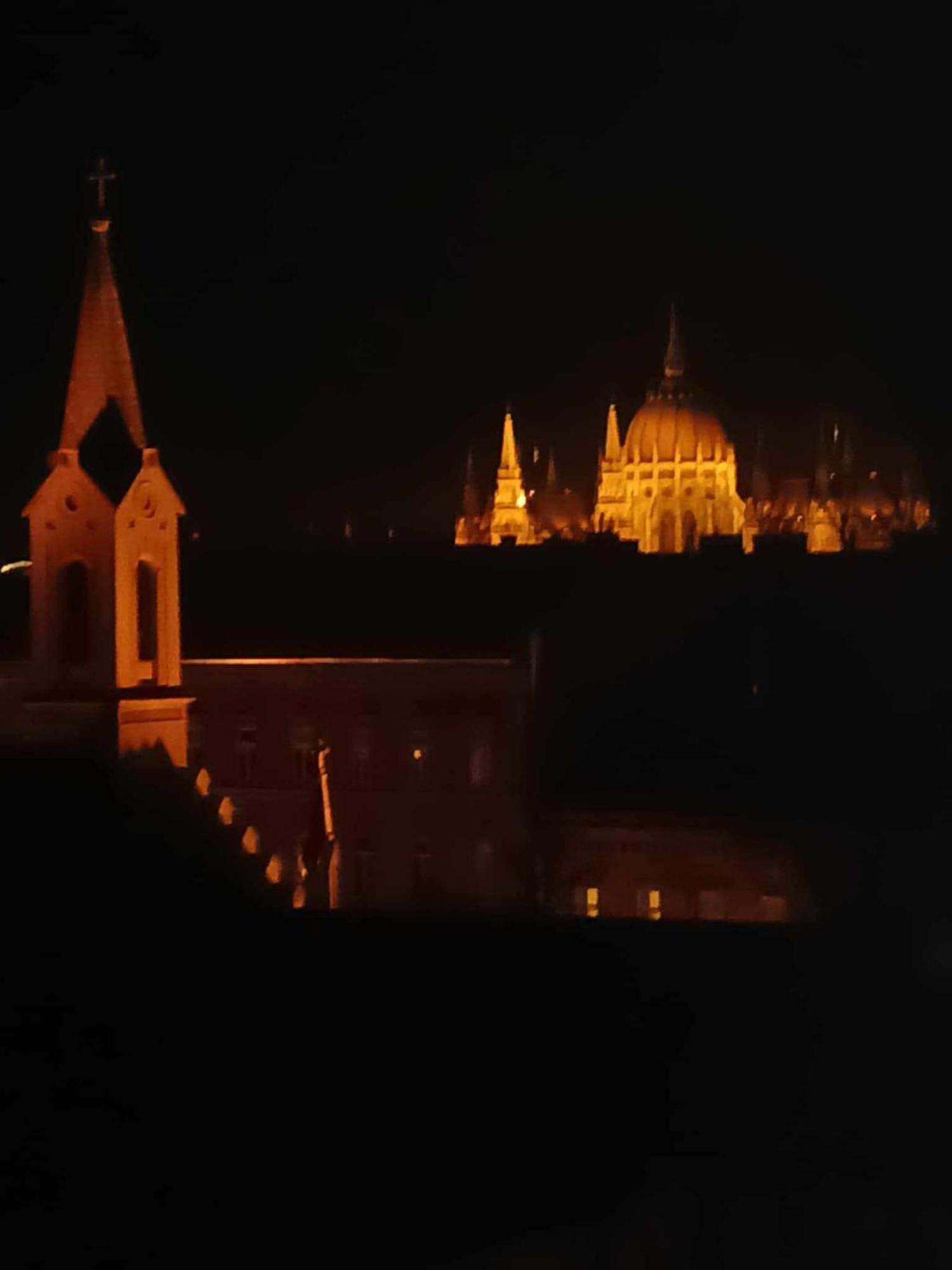Cozy Panorama At The Castle Budapeste Exterior foto